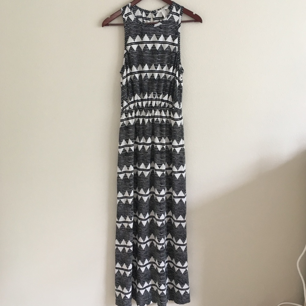 H&M Size 6 Maxi Dress Black white chevron print